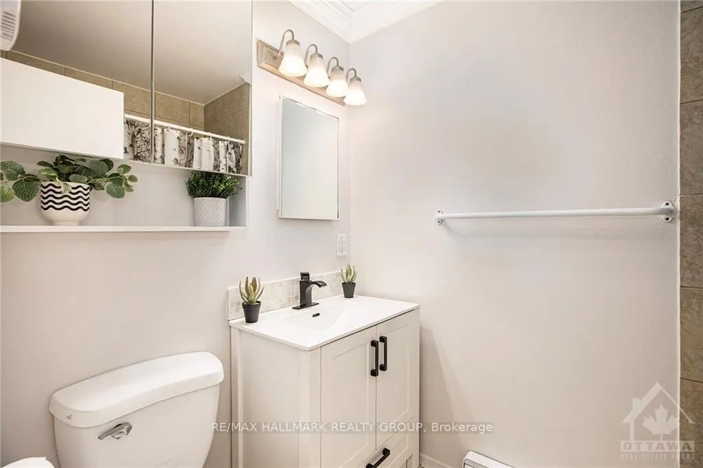 Photo 13 of 52 Halton Street, Perth — HOMEH