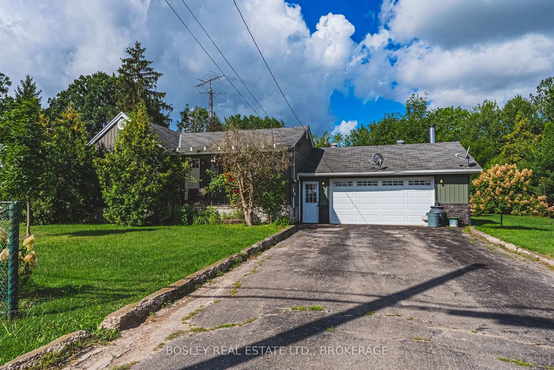 Photo 2 of 9143 Sodom Road, Niagara Falls, Lyons Creek — HOMEH