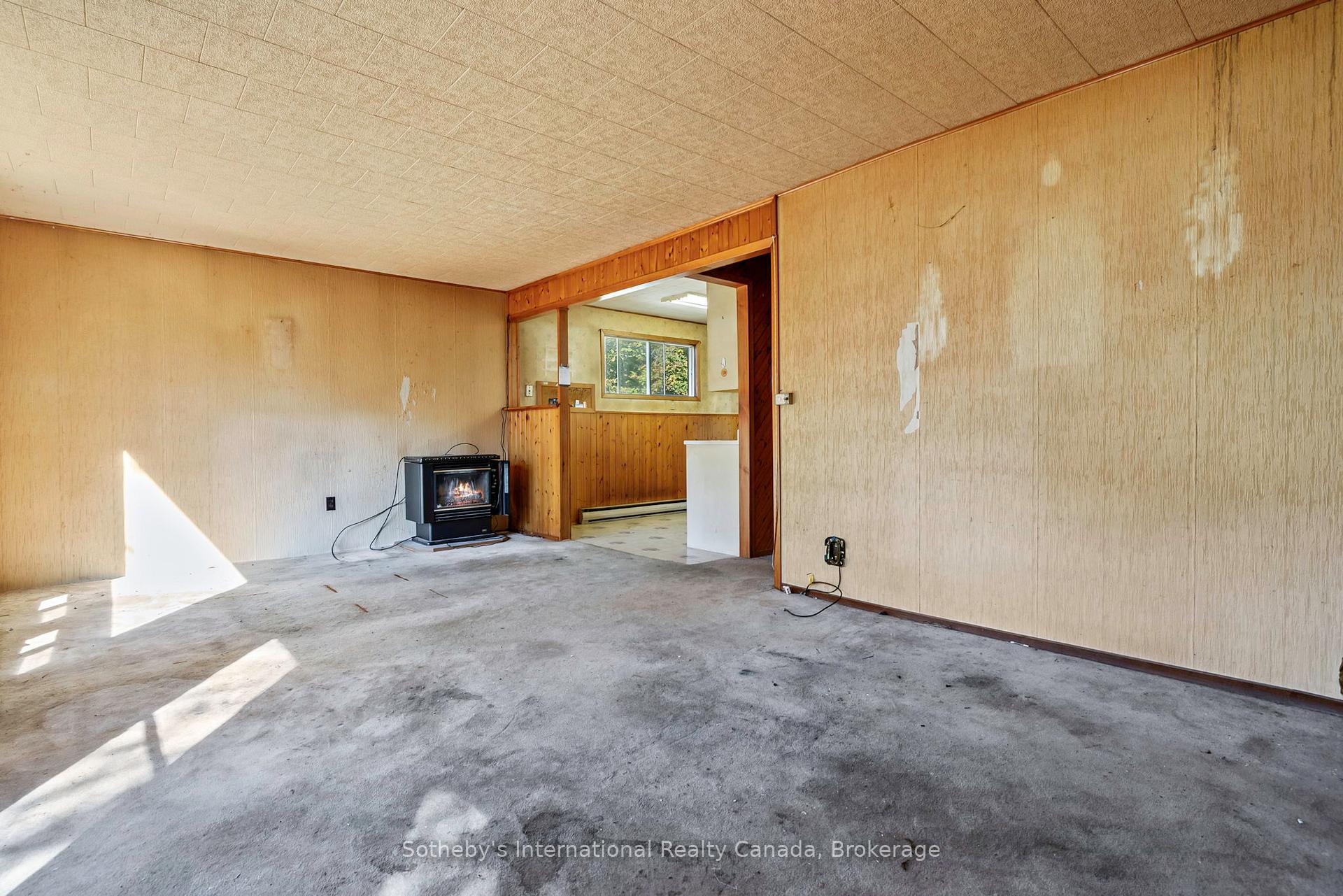 Photo 5 of 9 Summitt Avenue, Parry Sound — HOMEH