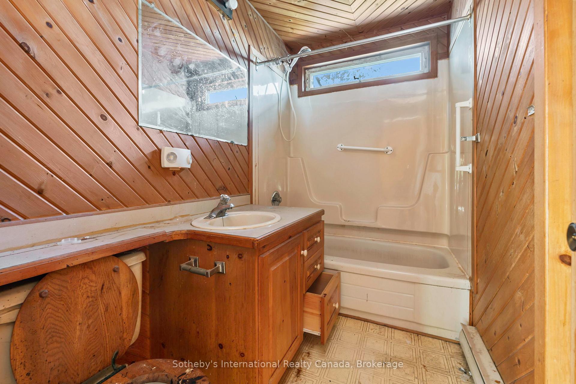 Photo 10 of 9 Summitt Avenue, Parry Sound — HOMEH