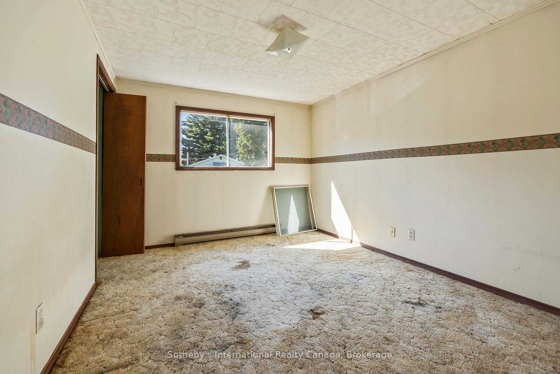 Photo 13 of 9 Summitt Avenue, Parry Sound — HOMEH