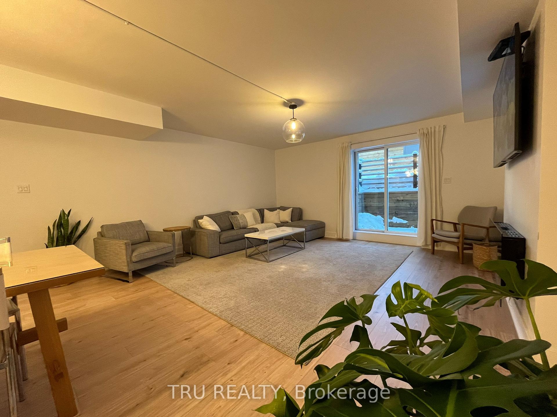Photo 2 of Unit 1, 59 Douglas Avenue N, Ottawa, Lindenlea — HOMEH