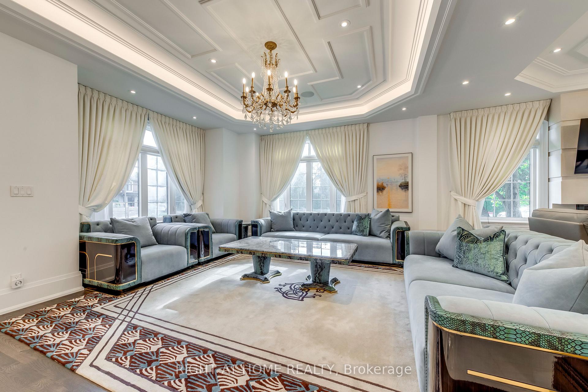 Photo 8 of 523 Brookside Drive, Oakville, West — HOMEH