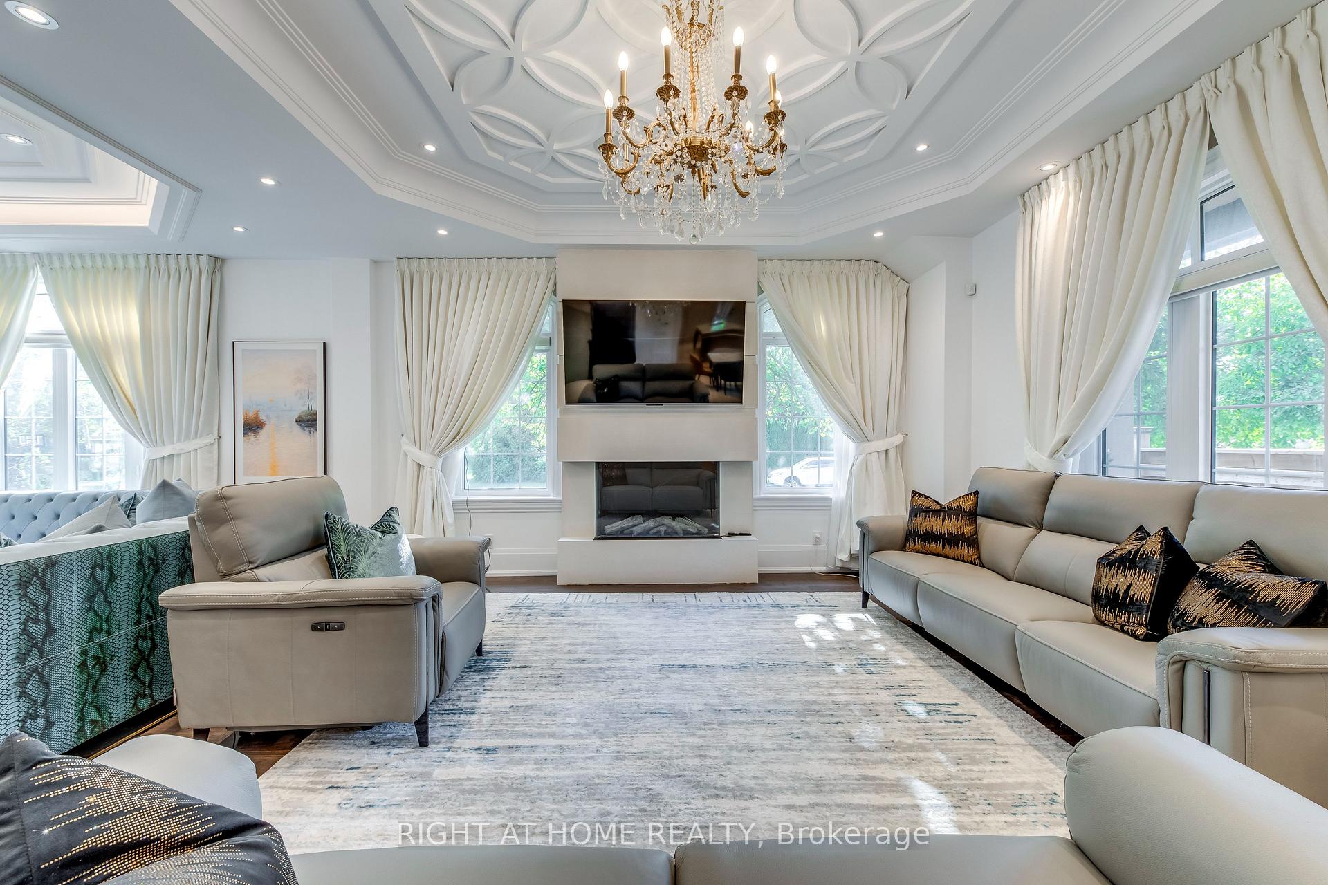 Photo 11 of 523 Brookside Drive, Oakville, West — HOMEH