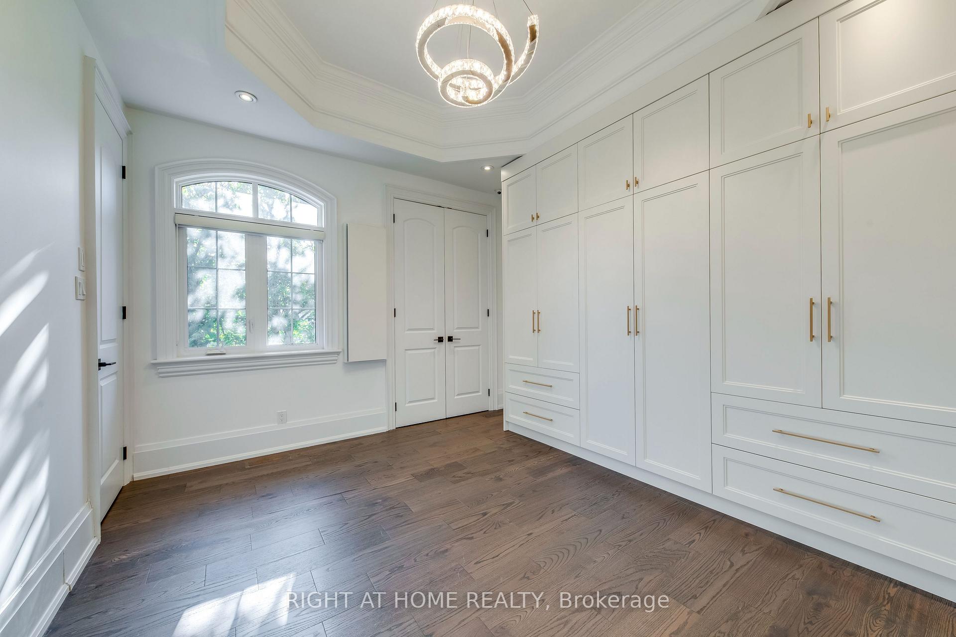 Photo 24 of 523 Brookside Drive, Oakville, West — HOMEH