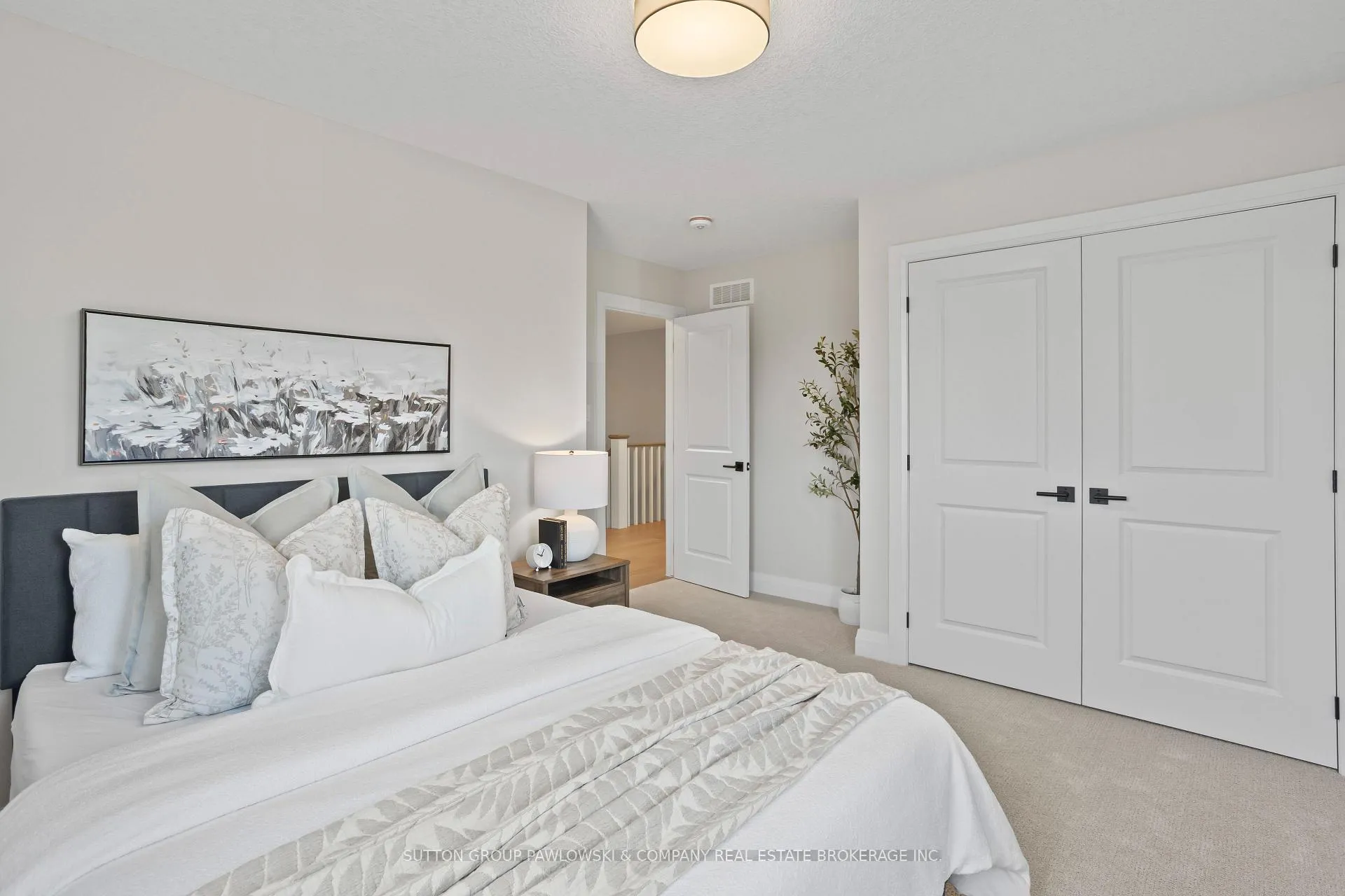 Photo 29 of 29 Spruce Crescent, North Middlesex, Parkhill — HOMEH