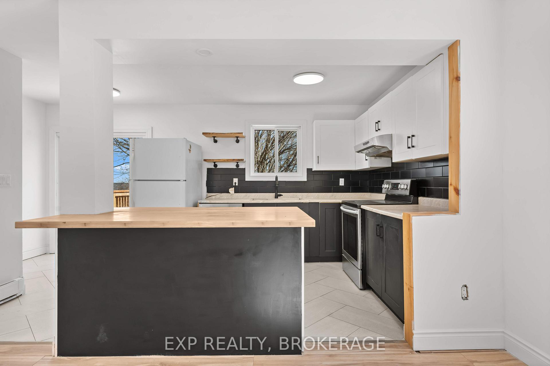 Photo 7 of 223 Guthrie Drive, Kingston, Rideau — HOMEH