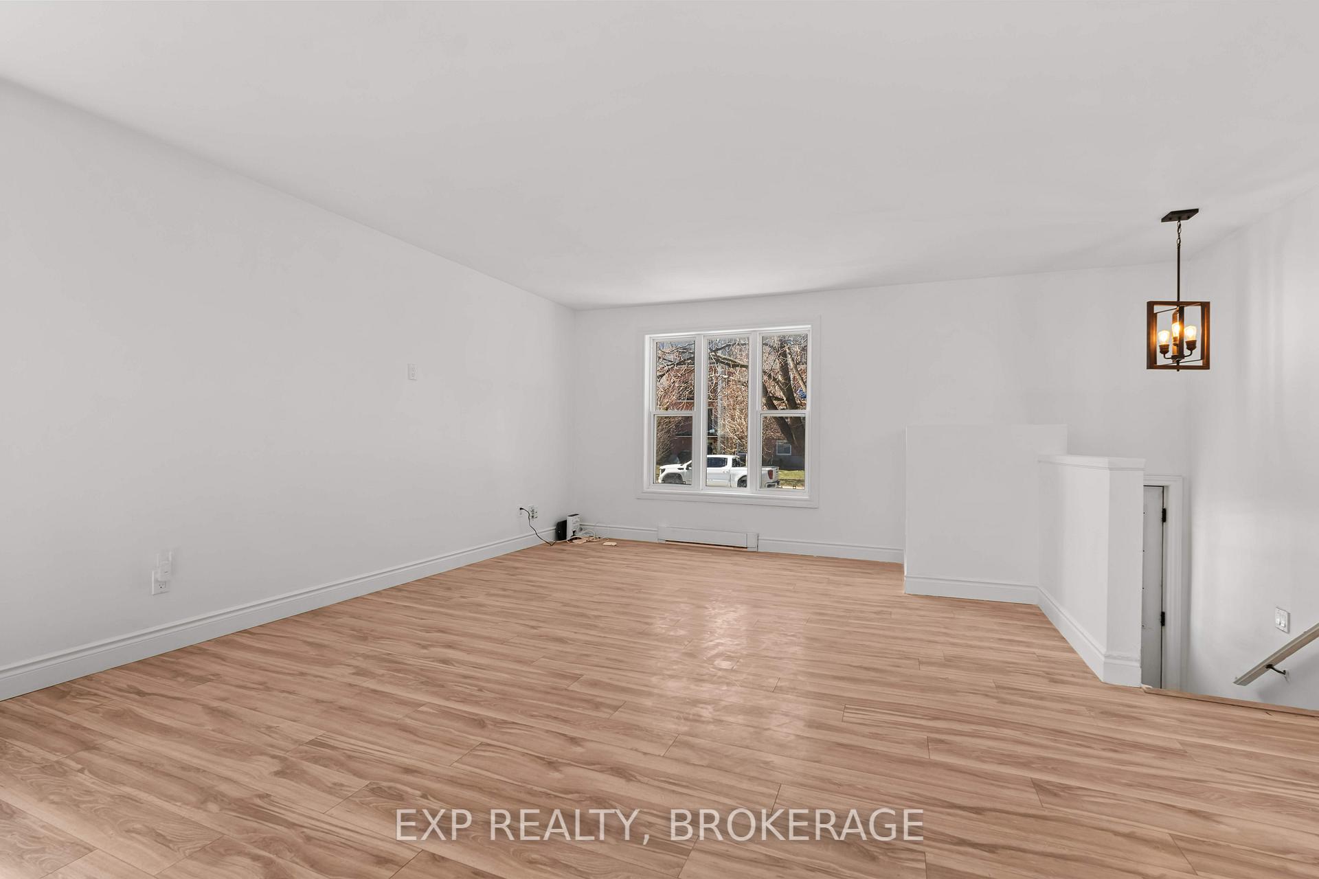 Photo 11 of 223 Guthrie Drive, Kingston, Rideau — HOMEH