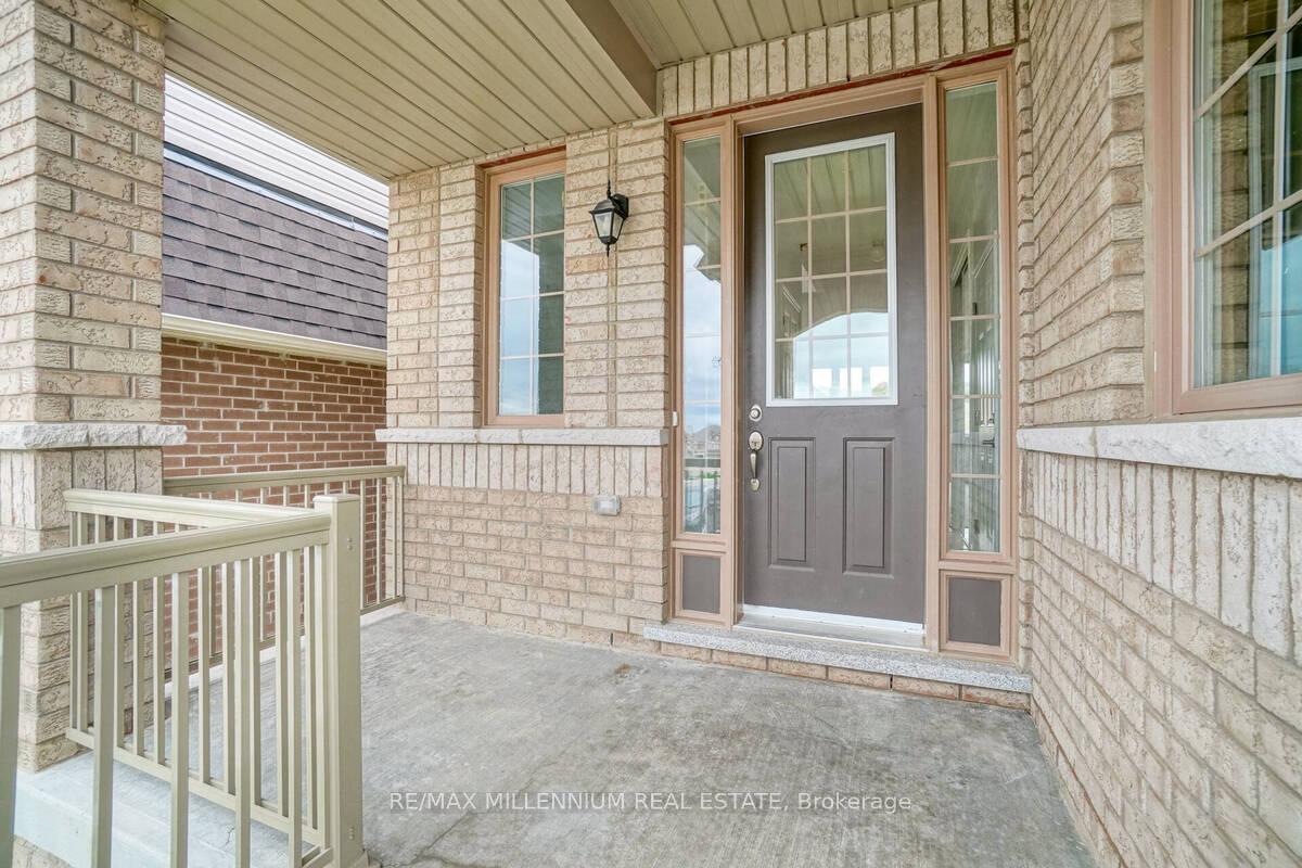 Photo 3 of 81 Kennedy Boulevard, New Tecumseth, Alliston — HOMEH