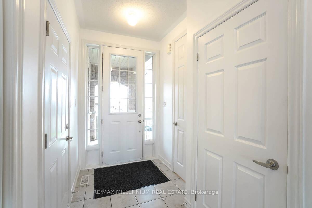 Photo 4 of 81 Kennedy Boulevard, New Tecumseth, Alliston — HOMEH