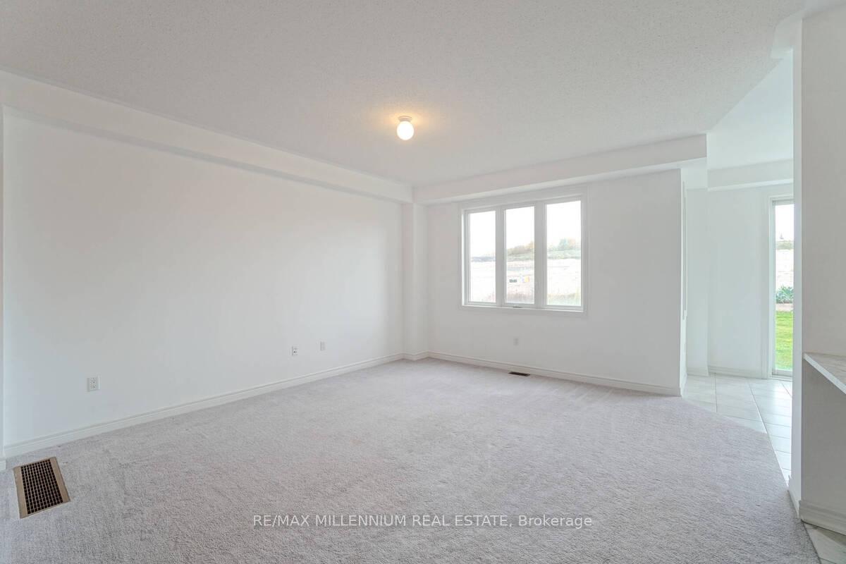 Photo 6 of 81 Kennedy Boulevard, New Tecumseth, Alliston — HOMEH