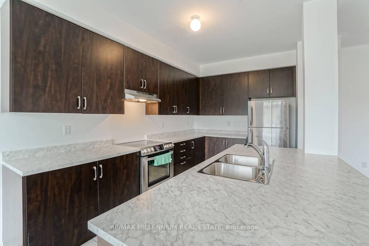Photo 9 of 81 Kennedy Boulevard, New Tecumseth, Alliston — HOMEH