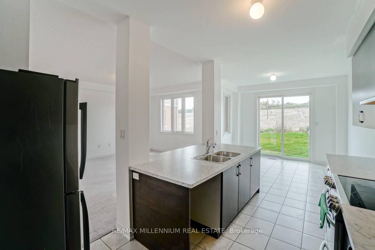 Photo 10 of 81 Kennedy Boulevard, New Tecumseth, Alliston — HOMEH