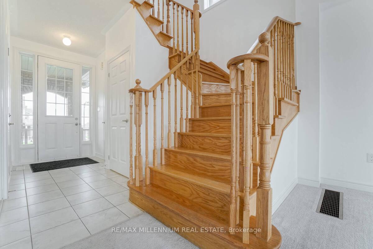 Photo 12 of 81 Kennedy Boulevard, New Tecumseth, Alliston — HOMEH