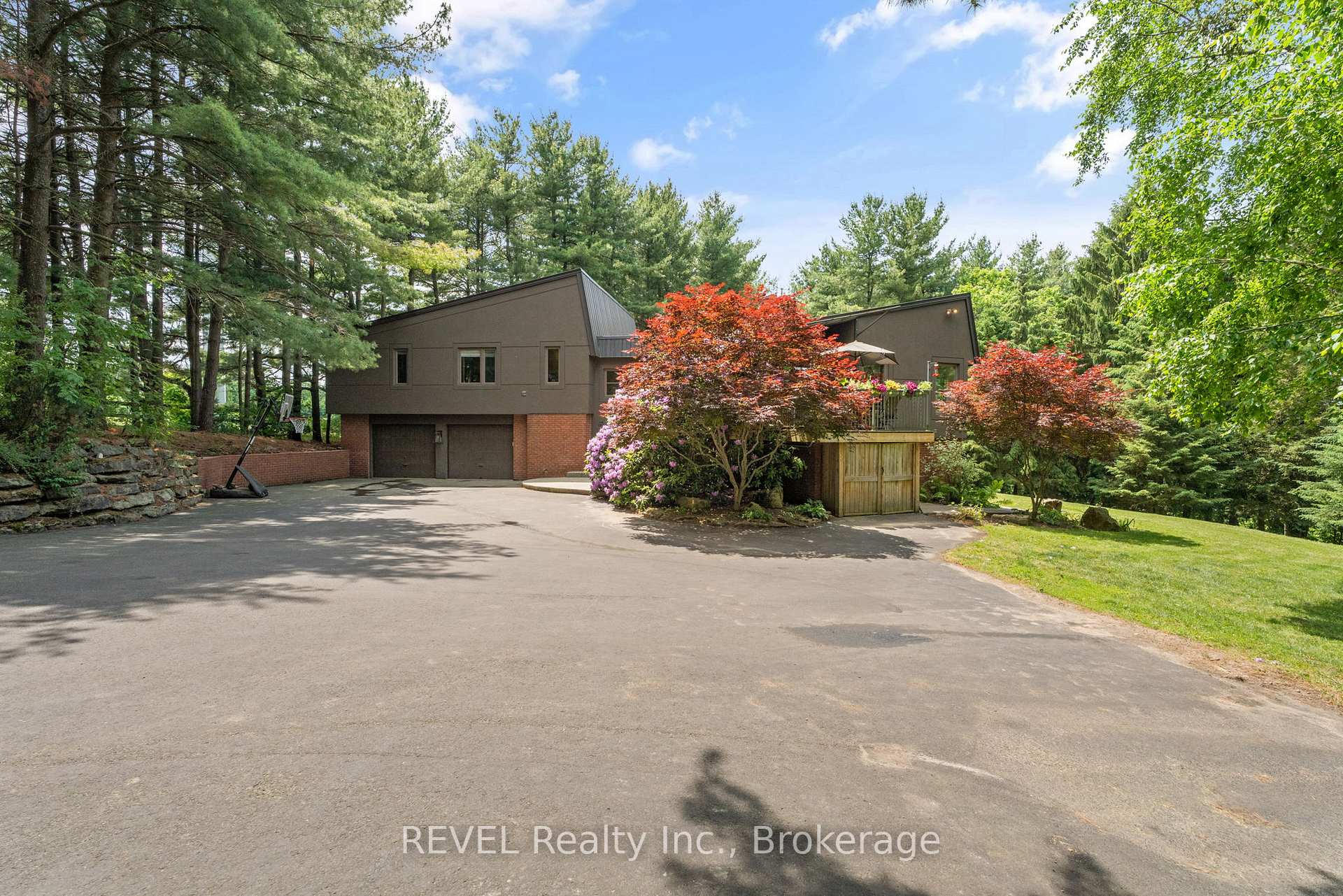 Photo 3 of 2027 Hansler Street, Pelham, North Pelham — HOMEH
