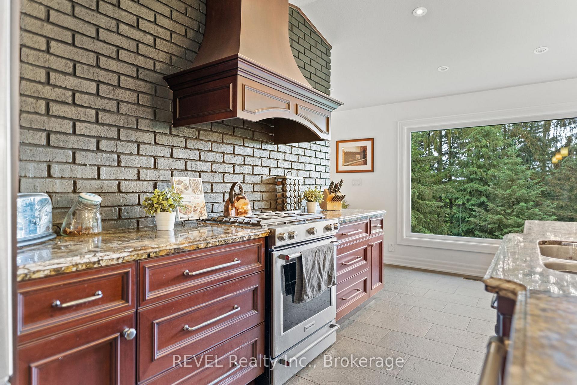 Photo 12 of 2027 Hansler Street, Pelham, North Pelham — HOMEH