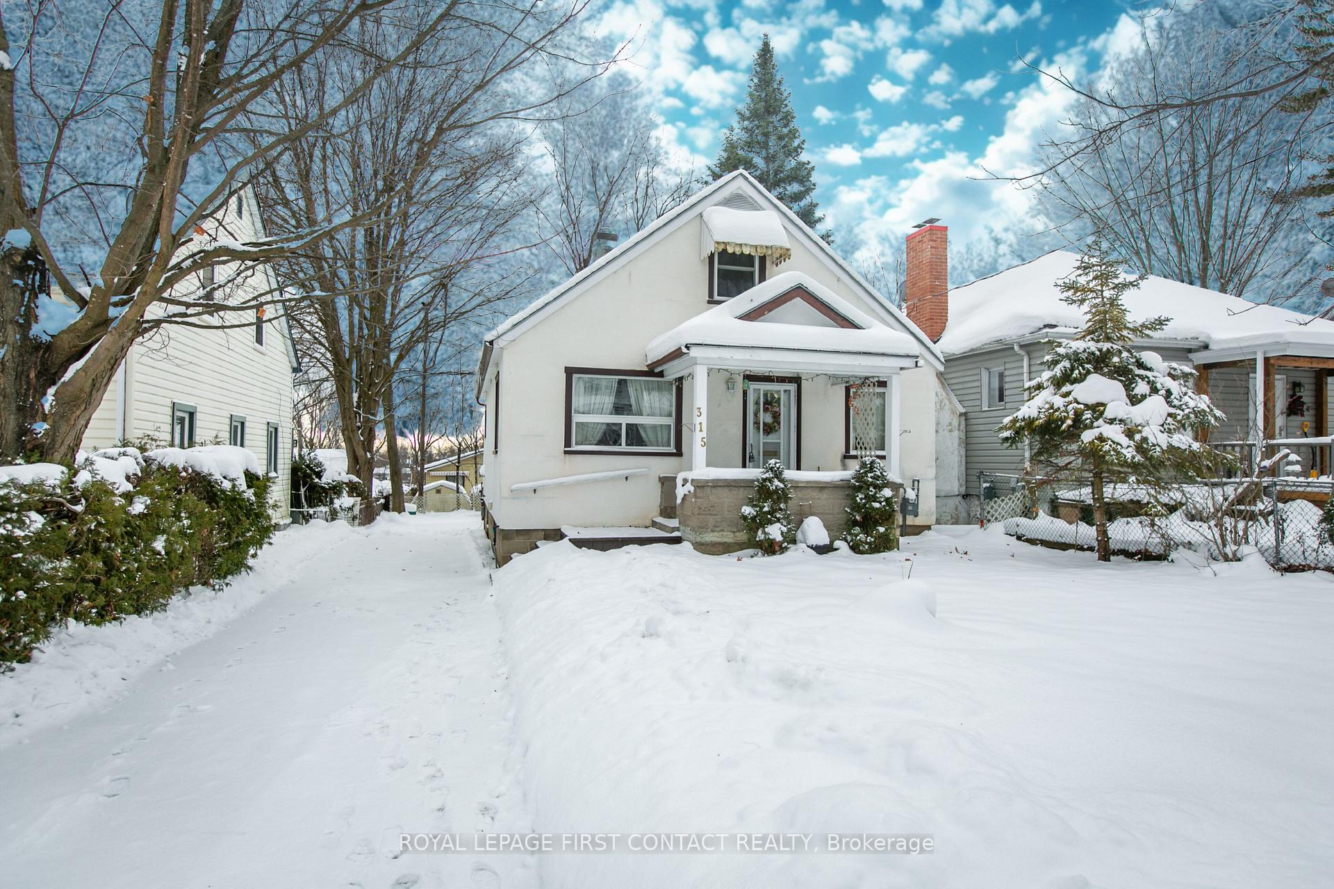 Front of 315 Grenville Avenue