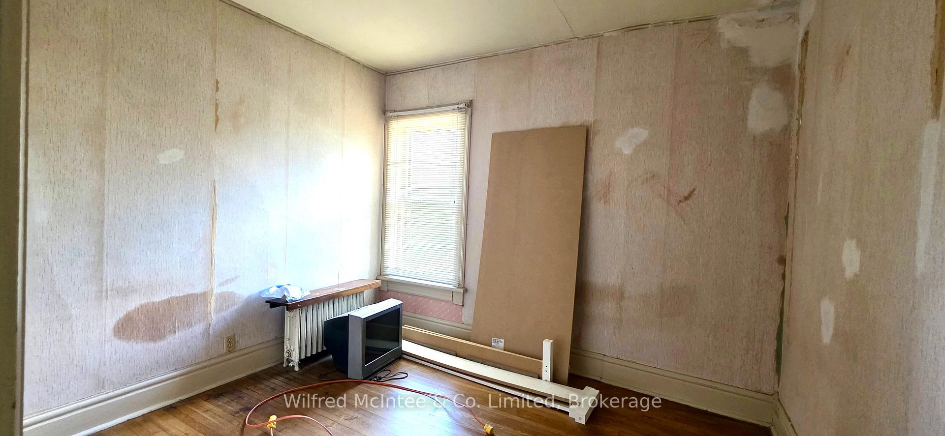 Photo 13 of 195 Minnie Street, North Huron, Wingham — HOMEH