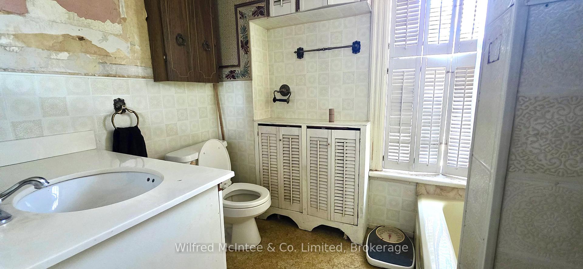 Photo 14 of 195 Minnie Street, North Huron, Wingham — HOMEH