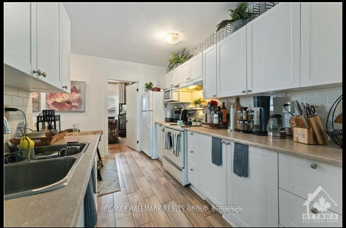 Photo 6 of Unit 2, 9 Acacia Avenue, Ottawa, Lindenlea — HOMEH