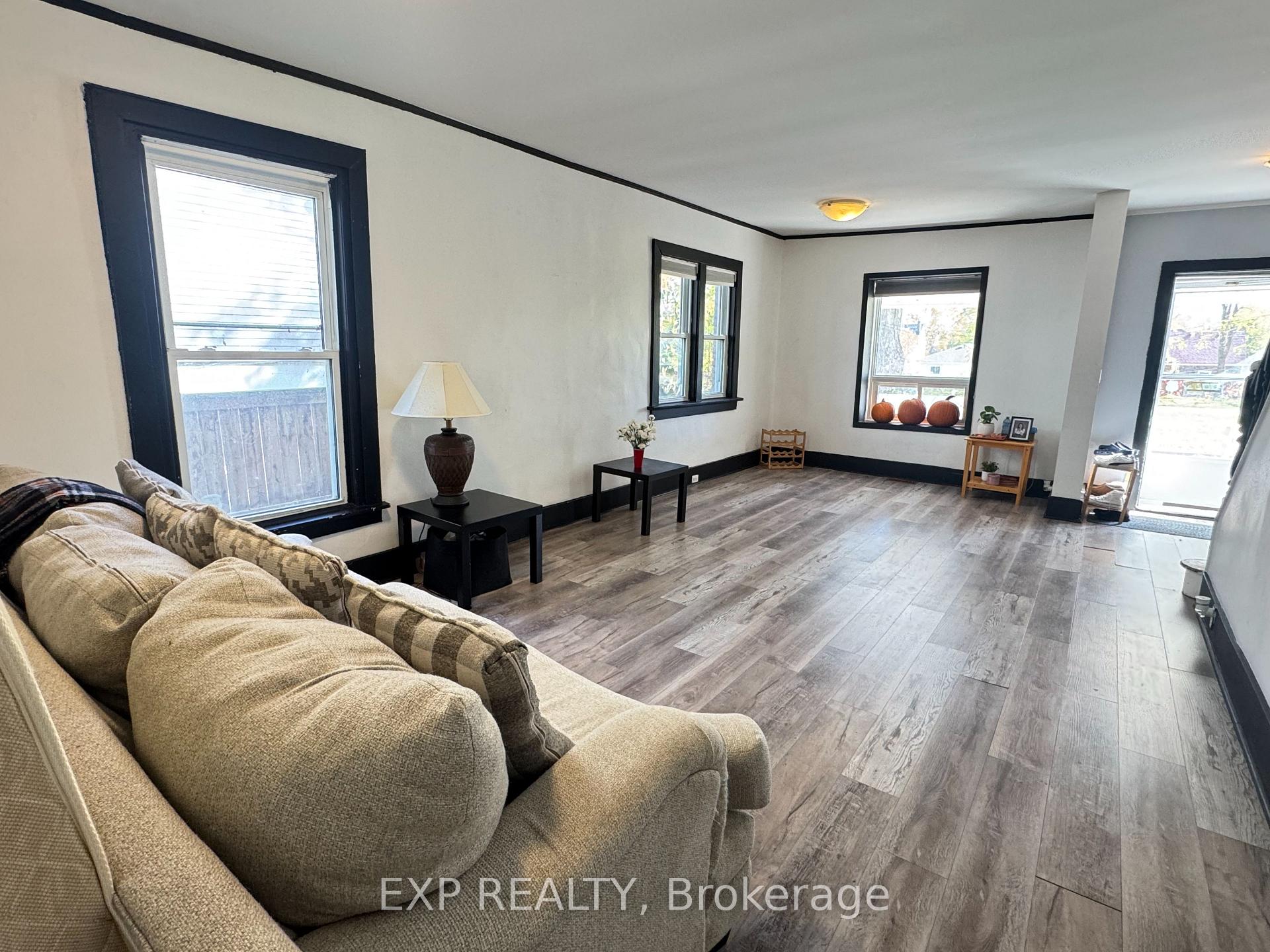 Photo 2 of 5205 Palmer Avenue, Niagara Falls, Downtown — HOMEH