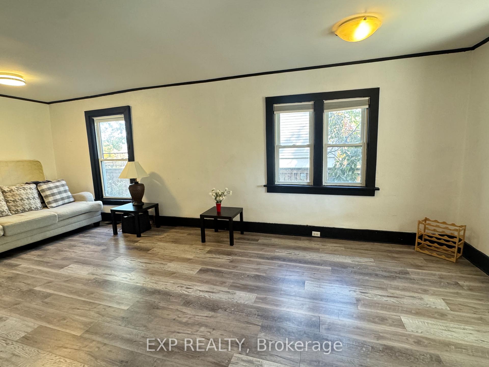 Photo 4 of 5205 Palmer Avenue, Niagara Falls, Downtown — HOMEH