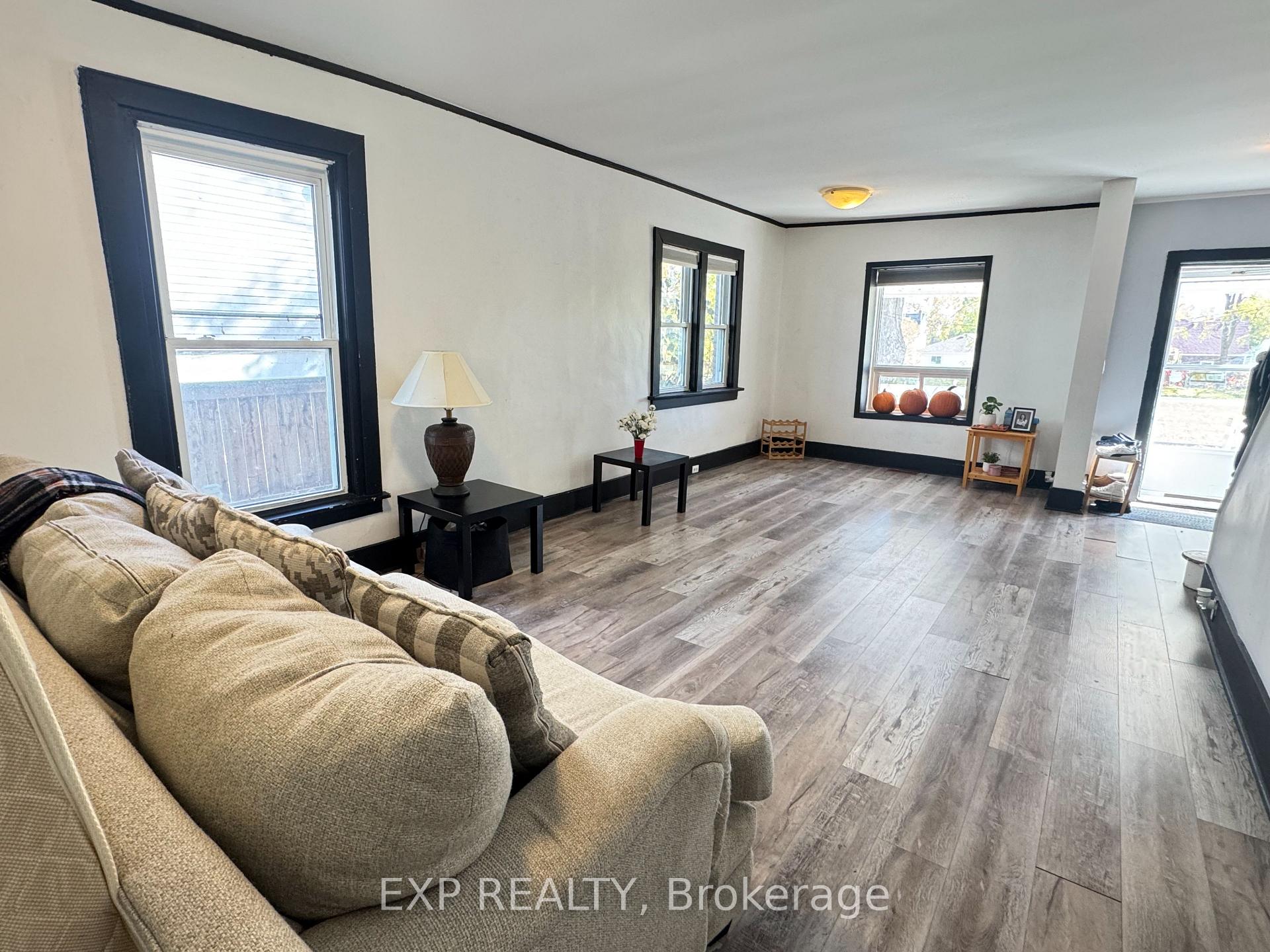 Photo 5 of 5205 Palmer Avenue, Niagara Falls, Downtown — HOMEH