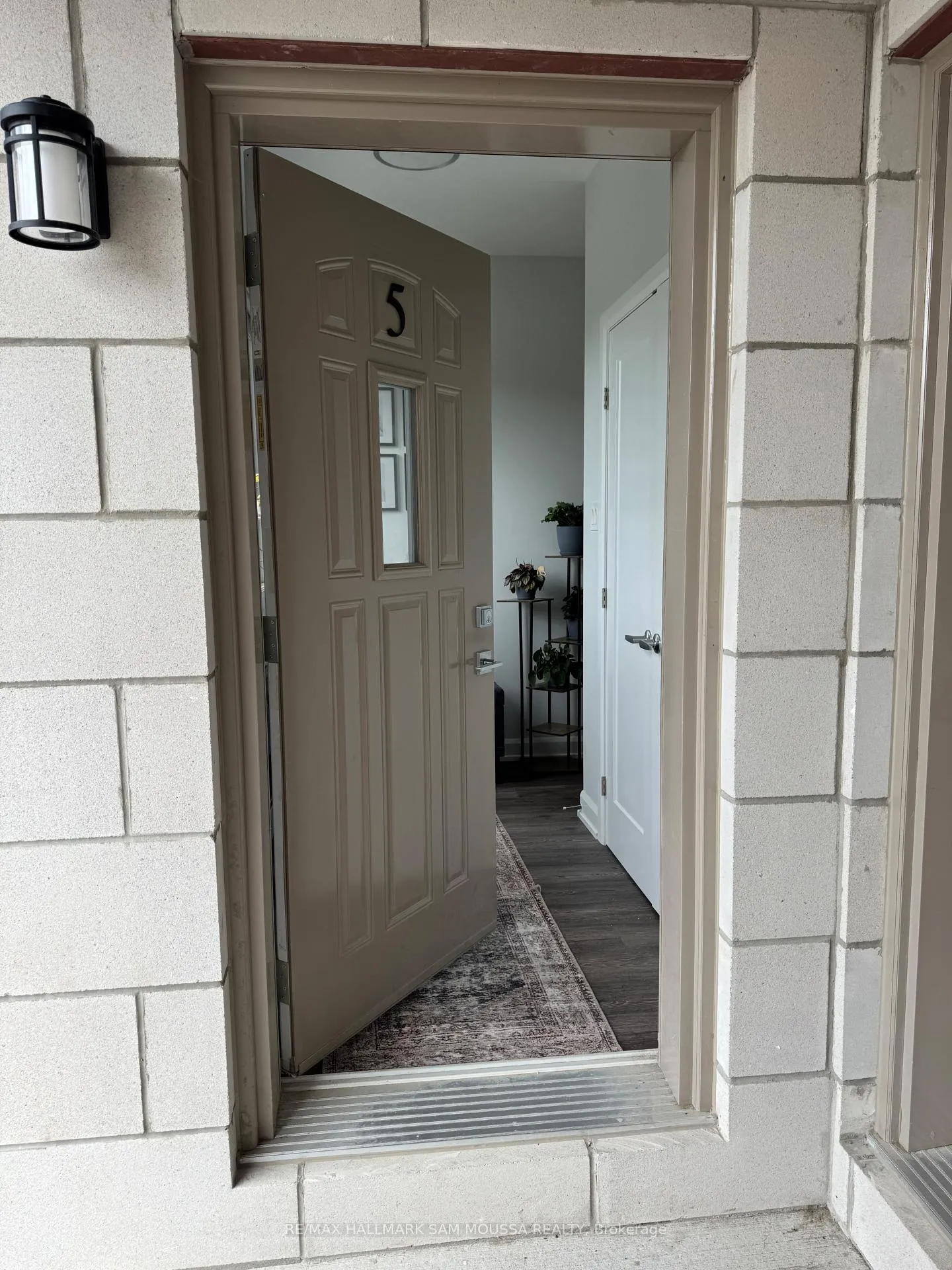 Photo 2 of Unit 5, 43 Senators Gate Drive, Perth — HOMEH