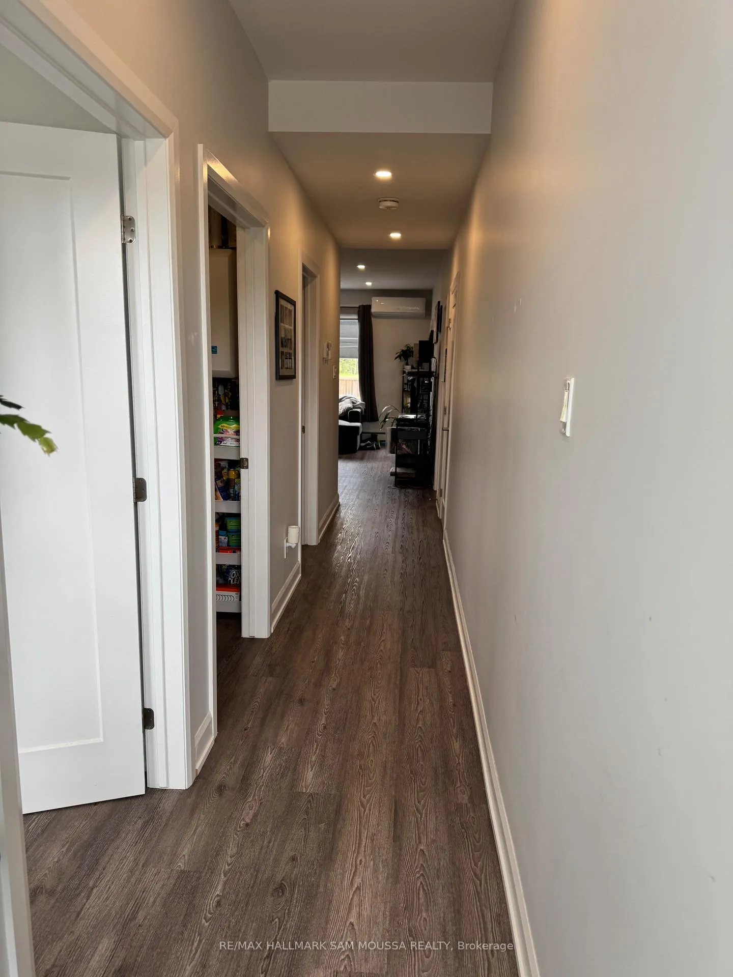 Photo 4 of Unit 5, 43 Senators Gate Drive, Perth — HOMEH