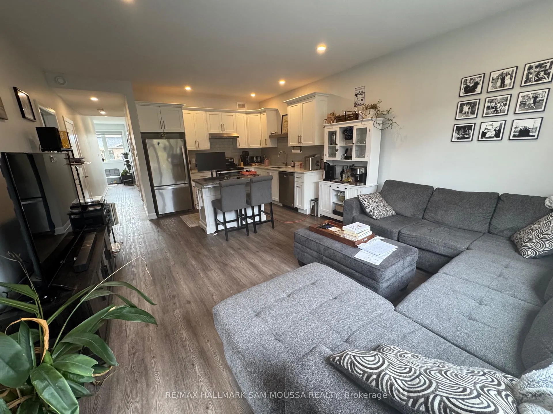 Photo 5 of Unit 5, 43 Senators Gate Drive, Perth — HOMEH