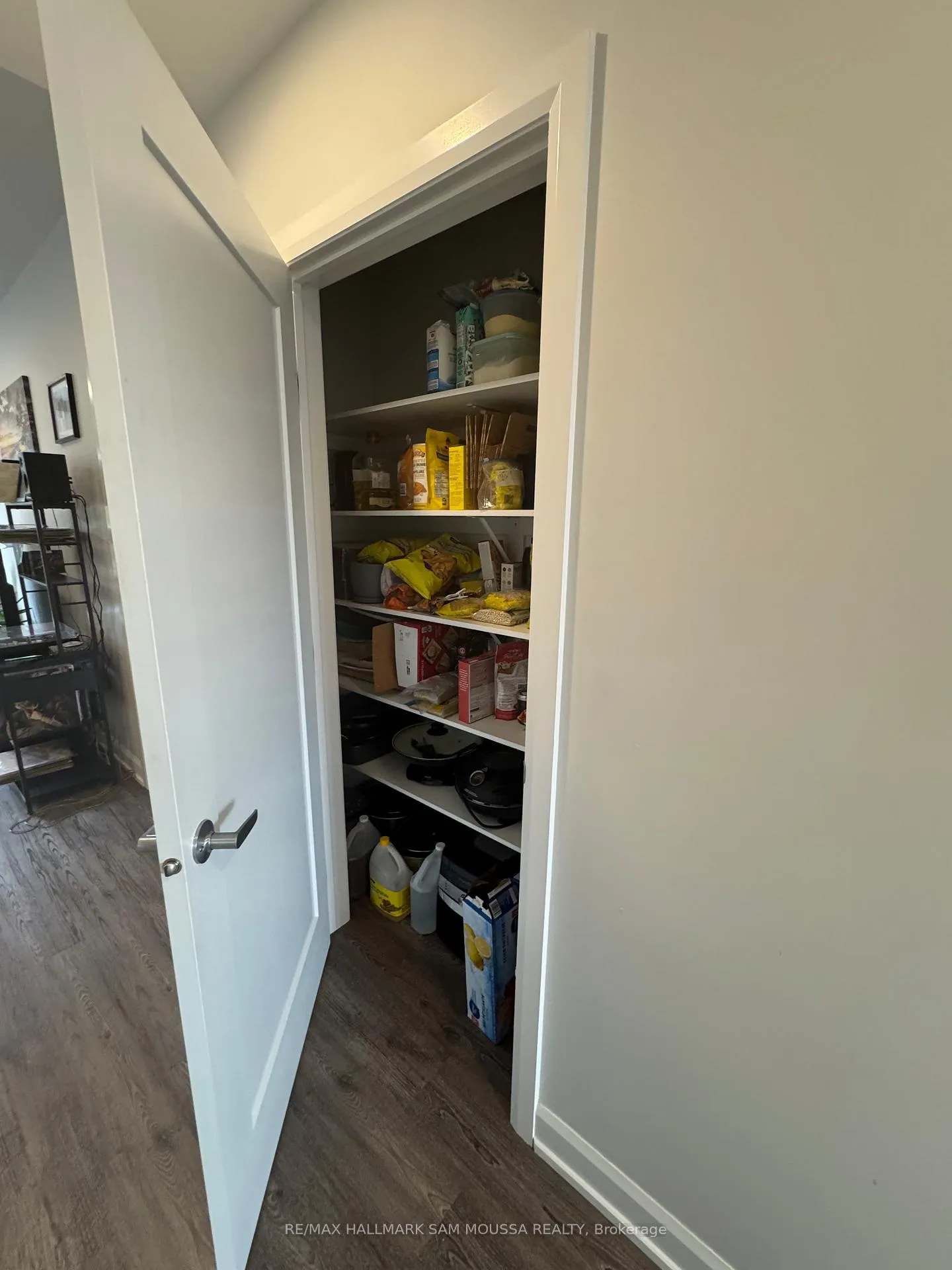 Photo 11 of Unit 5, 43 Senators Gate Drive, Perth — HOMEH