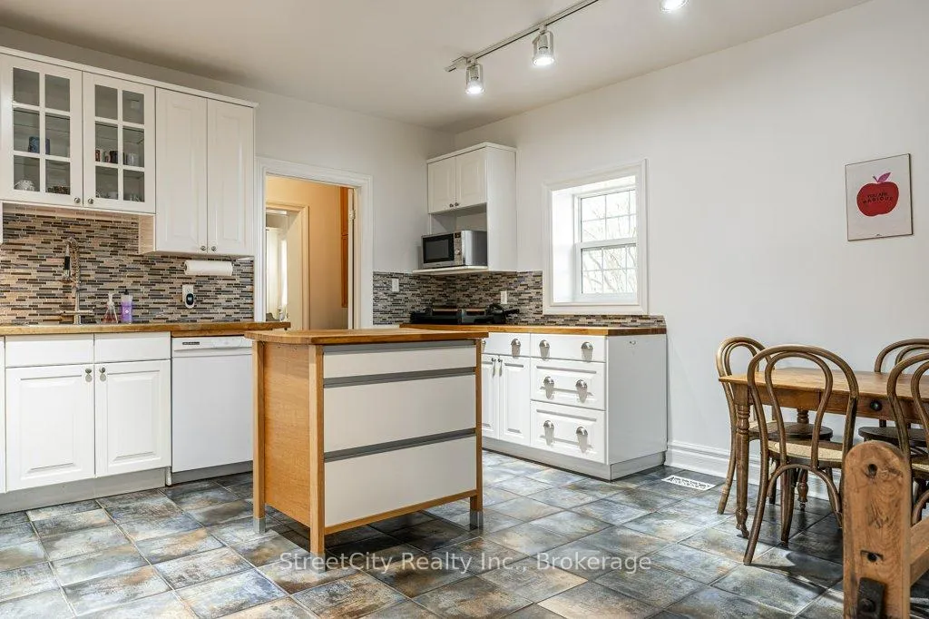 Photo 14 of 2215 34 Line, Perth East, Shakespeare — HOMEH