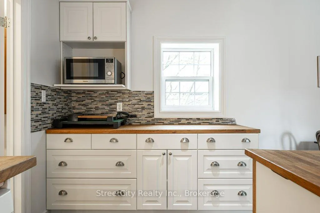 Photo 18 of 2215 34 Line, Perth East, Shakespeare — HOMEH