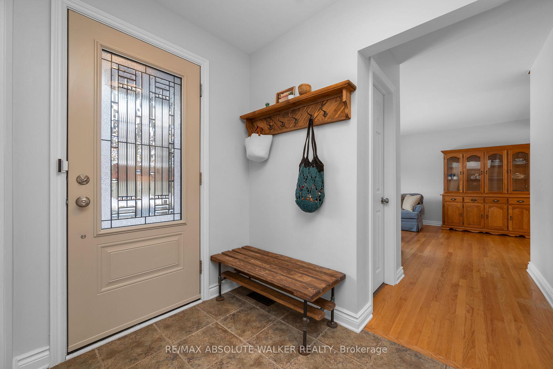 Photo 4 of 2698 Iris Street, Ottawa, Queensway Terrace South/Ridgeview — HOMEH