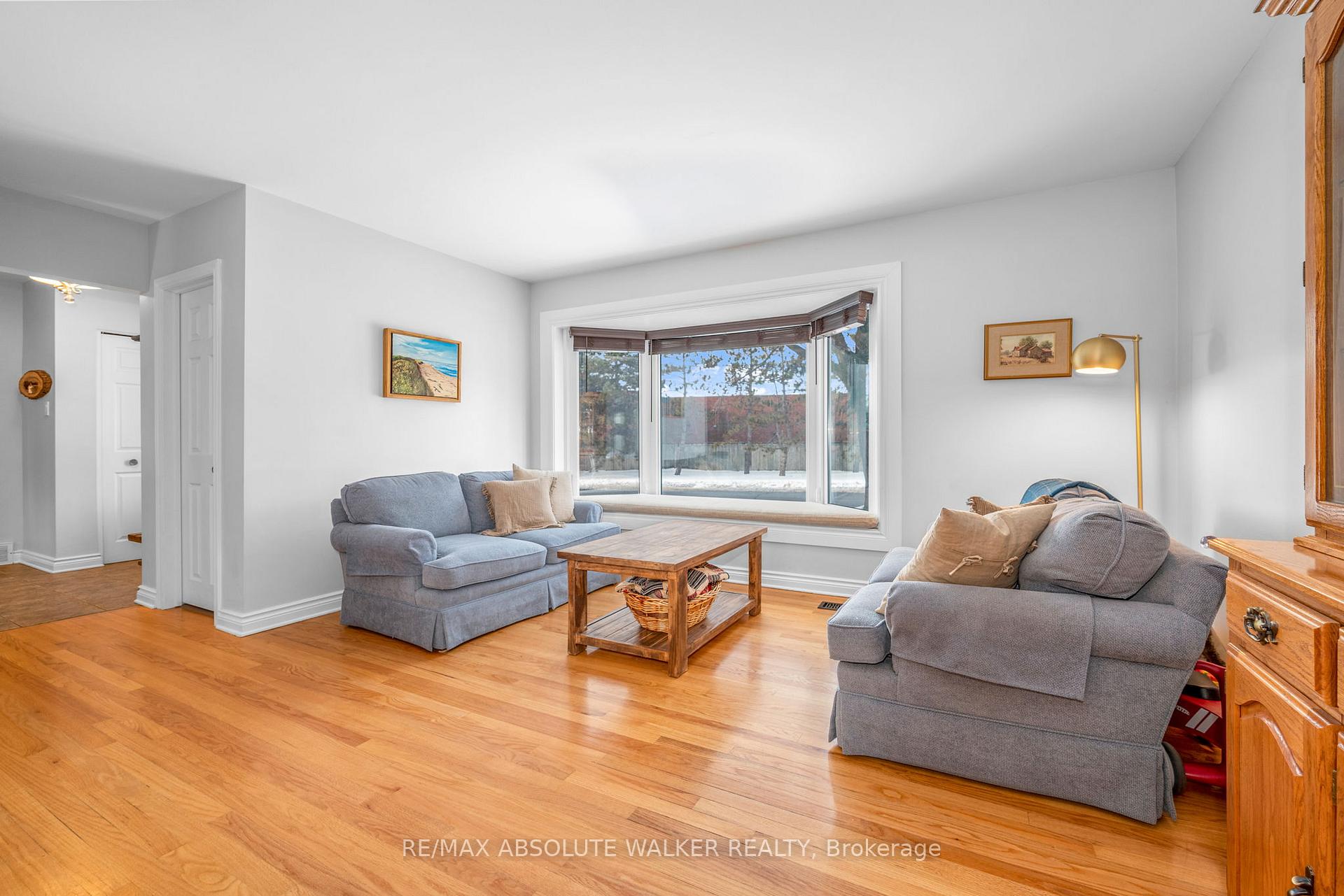 Photo 5 of 2698 Iris Street, Ottawa, Queensway Terrace South/Ridgeview — HOMEH
