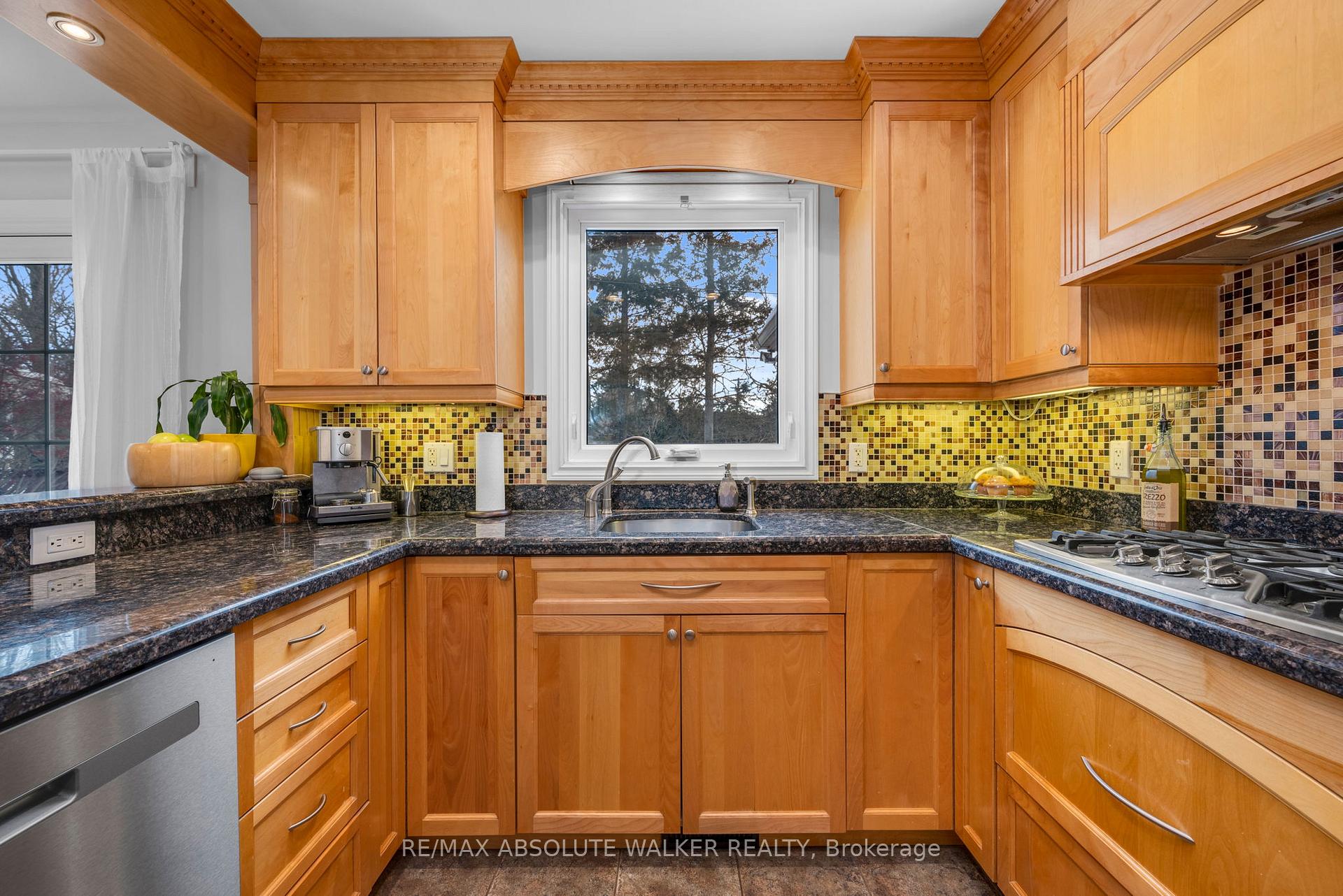 Photo 13 of 2698 Iris Street, Ottawa, Queensway Terrace South/Ridgeview — HOMEH