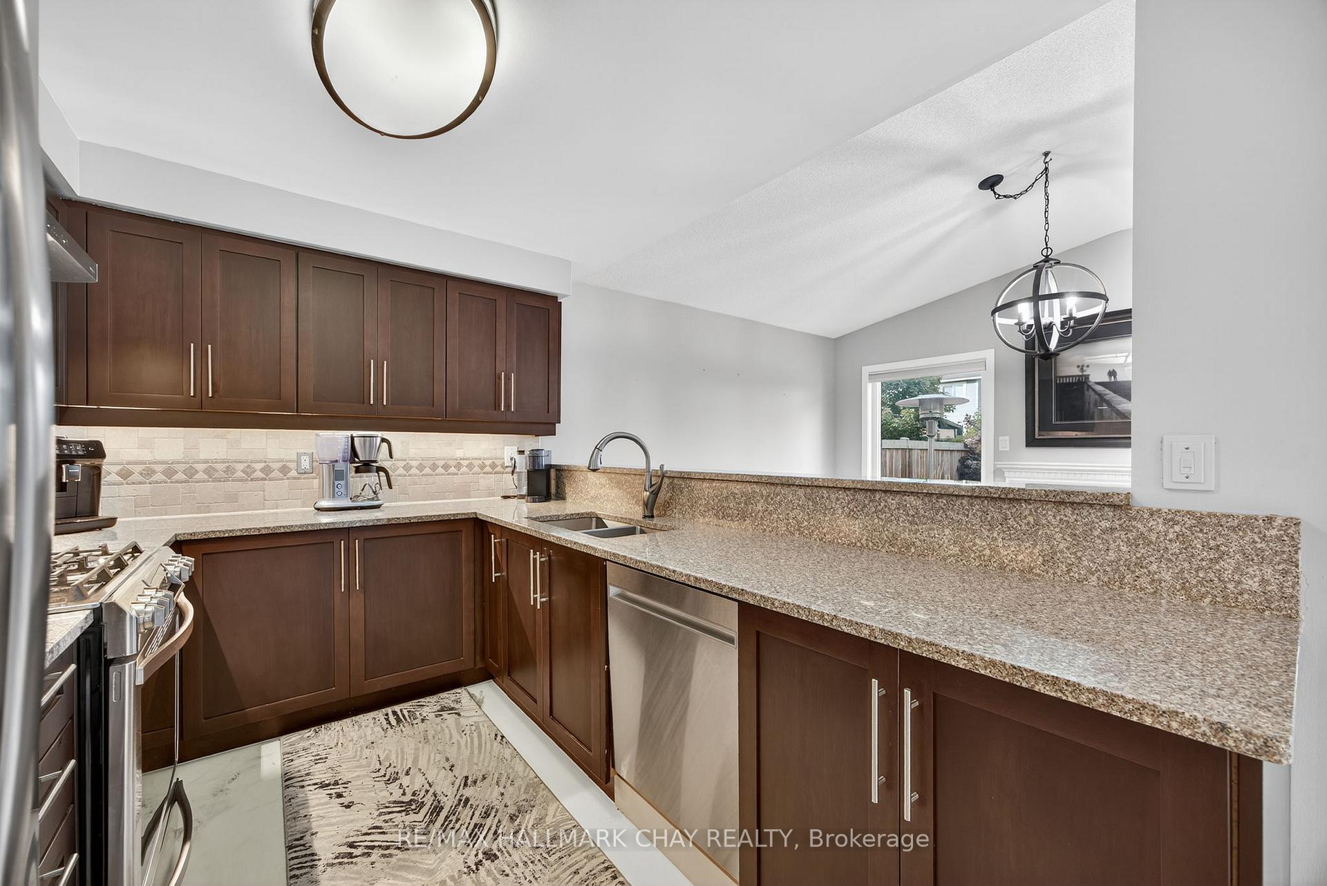 Photo 11 of 58 McCurdy Drive, New Tecumseth, Tottenham — HOMEH