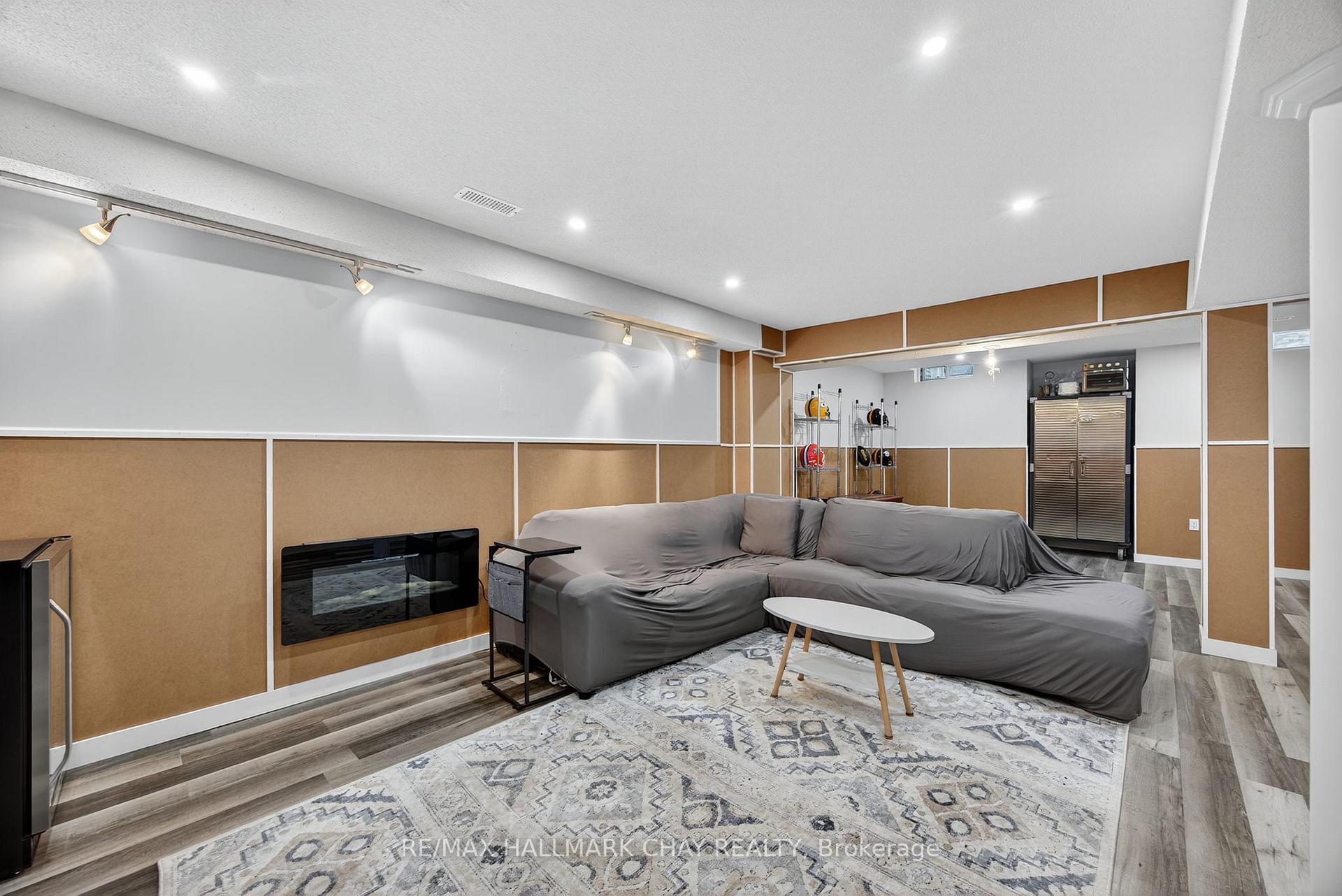 Photo 41 of 58 McCurdy Drive, New Tecumseth, Tottenham — HOMEH