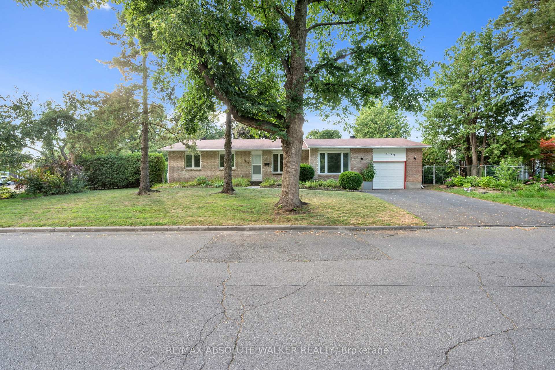 Front of 1439 Metz Crescent