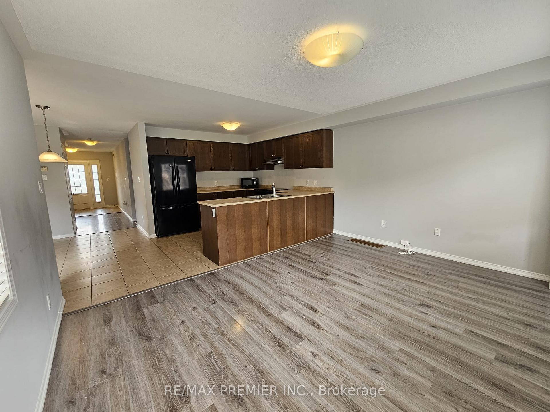 Photo 5 of 21 Hoard Avenue, New Tecumseth, Alliston — HOMEH