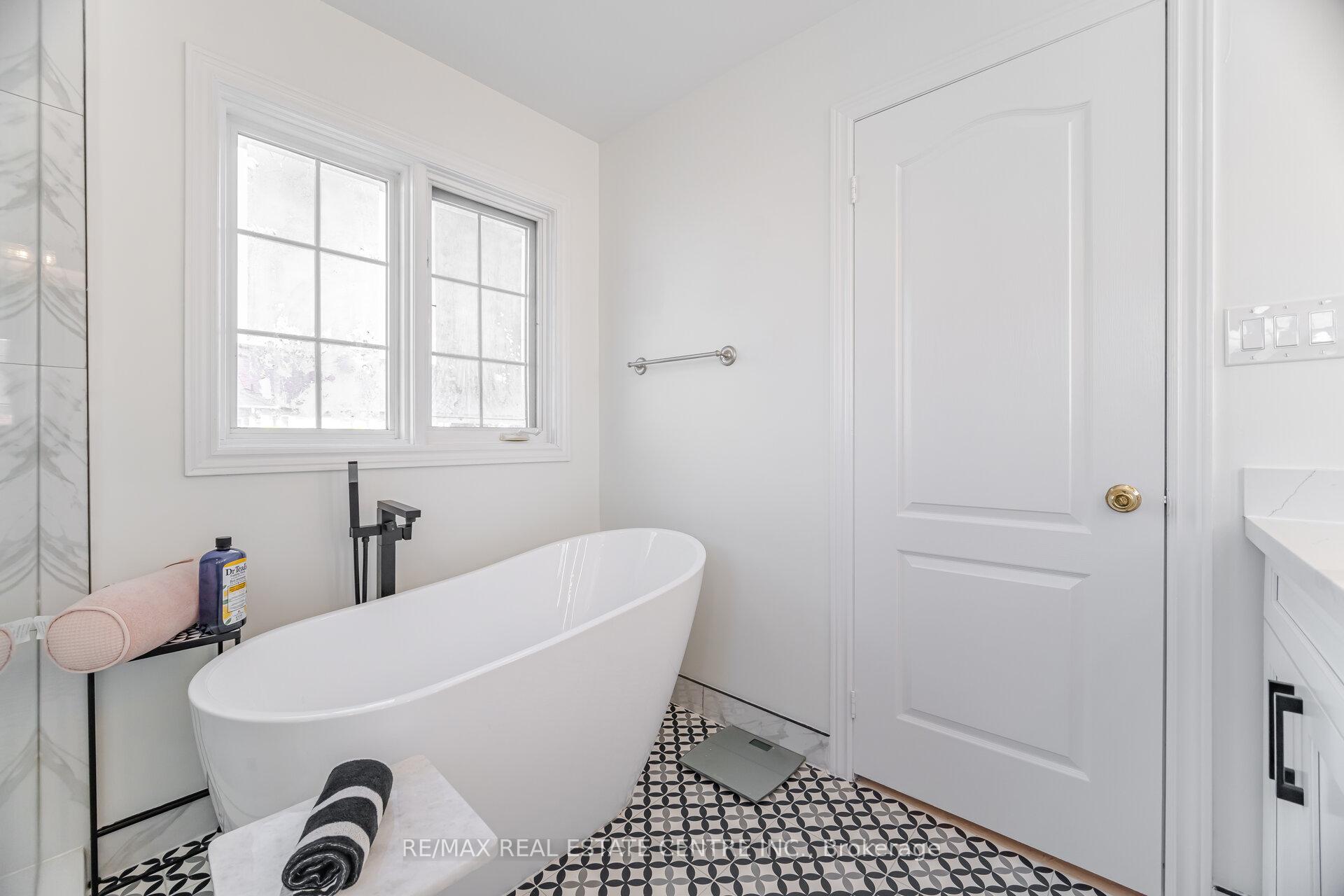 Photo 16 of 1046 Costigan Road, Milton, Clarke — HOMEH