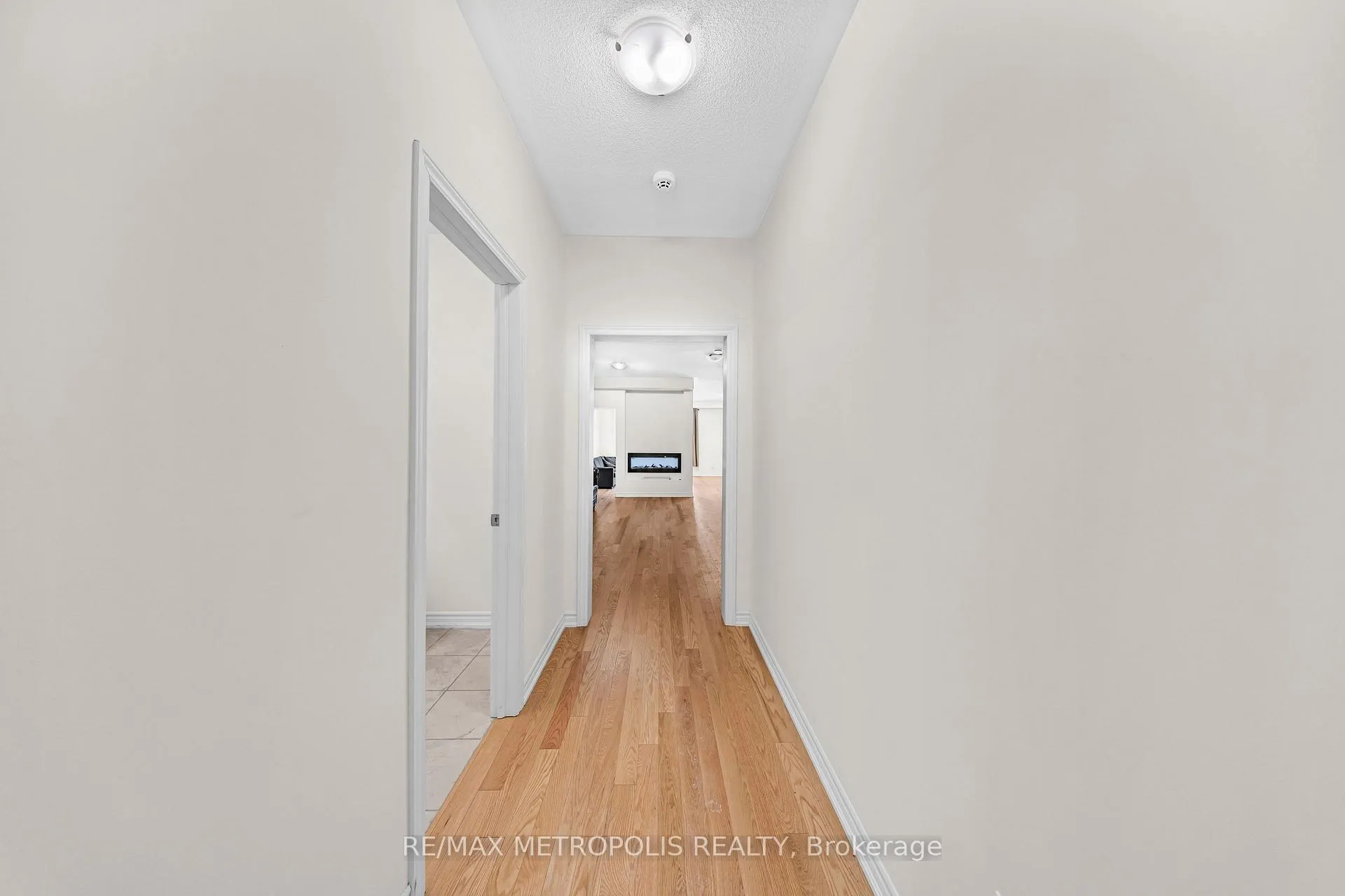 Photo 5 of 941 Rexton Drive, Oshawa, Kedron — HOMEH