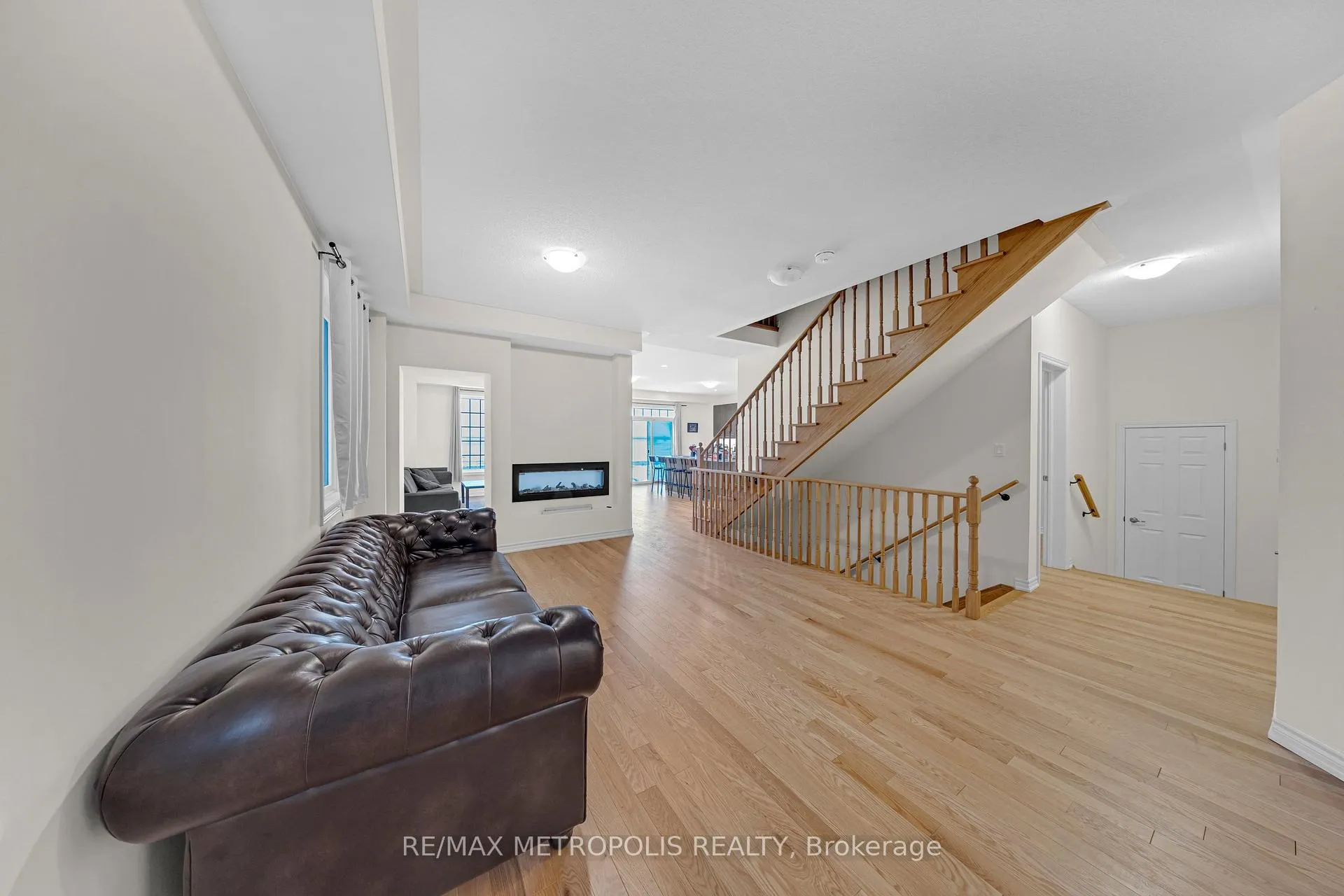 Photo 7 of 941 Rexton Drive, Oshawa, Kedron — HOMEH