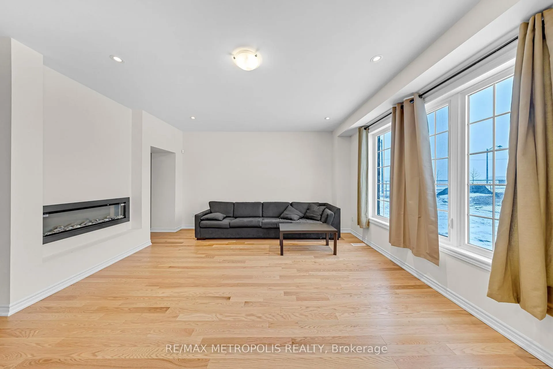 Photo 14 of 941 Rexton Drive, Oshawa, Kedron — HOMEH