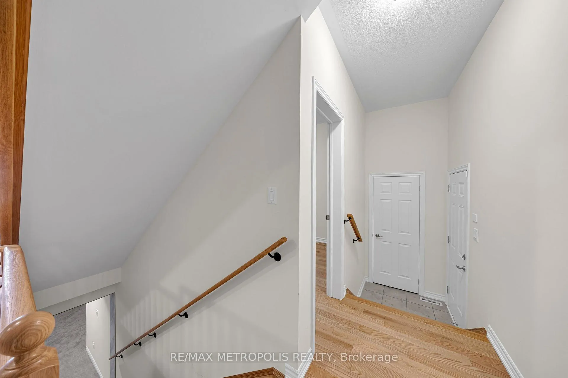 Photo 19 of 941 Rexton Drive, Oshawa, Kedron — HOMEH