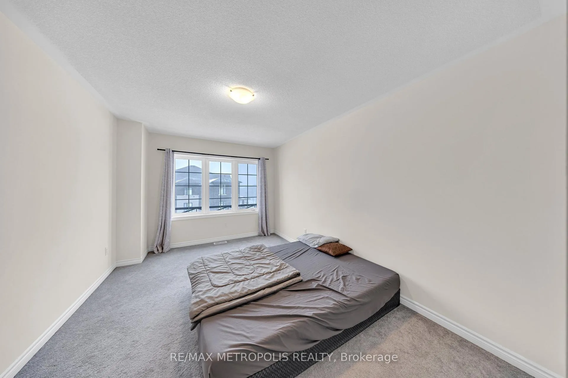 Photo 24 of 941 Rexton Drive, Oshawa, Kedron — HOMEH