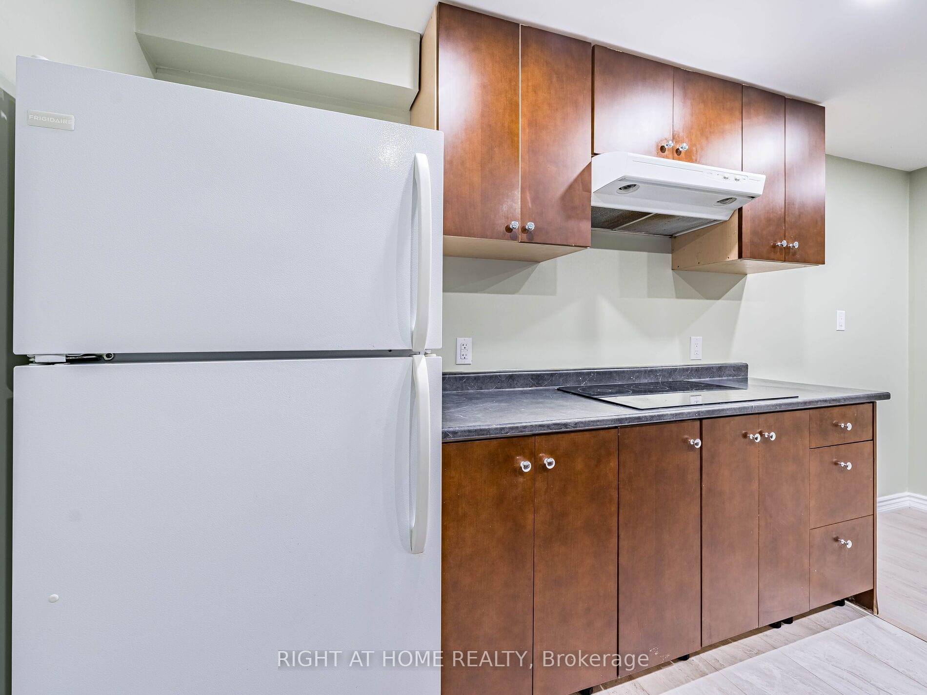 Photo 5 of Unit Lower Level Unit, 28 Pridham Place, New Tecumseth, Tottenham — HOMEH
