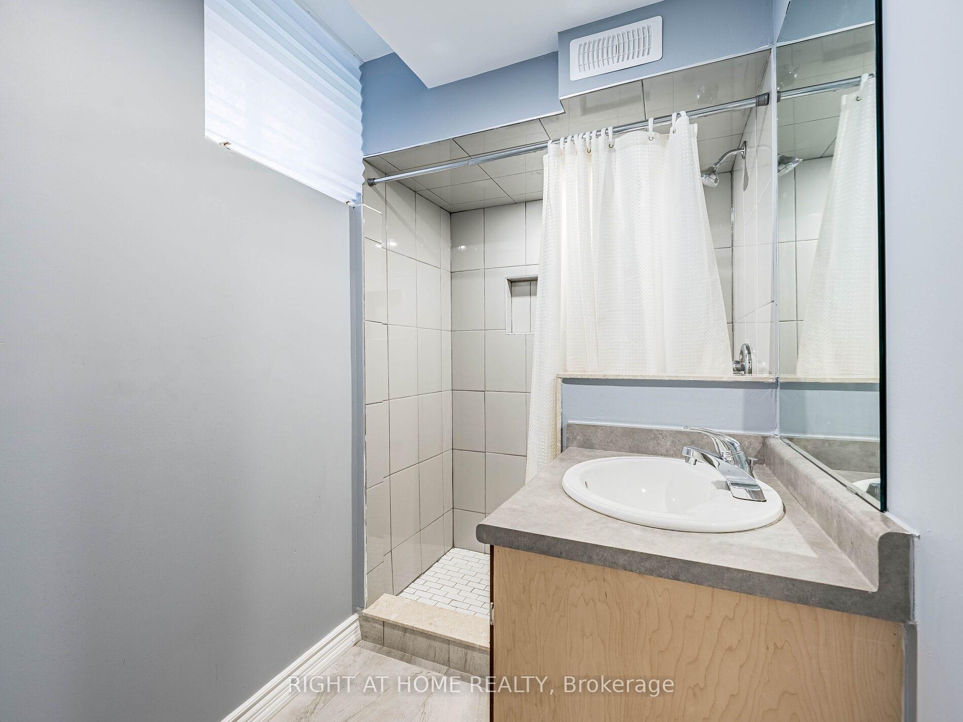 Photo 12 of Unit Lower Level Unit, 28 Pridham Place, New Tecumseth, Tottenham — HOMEH