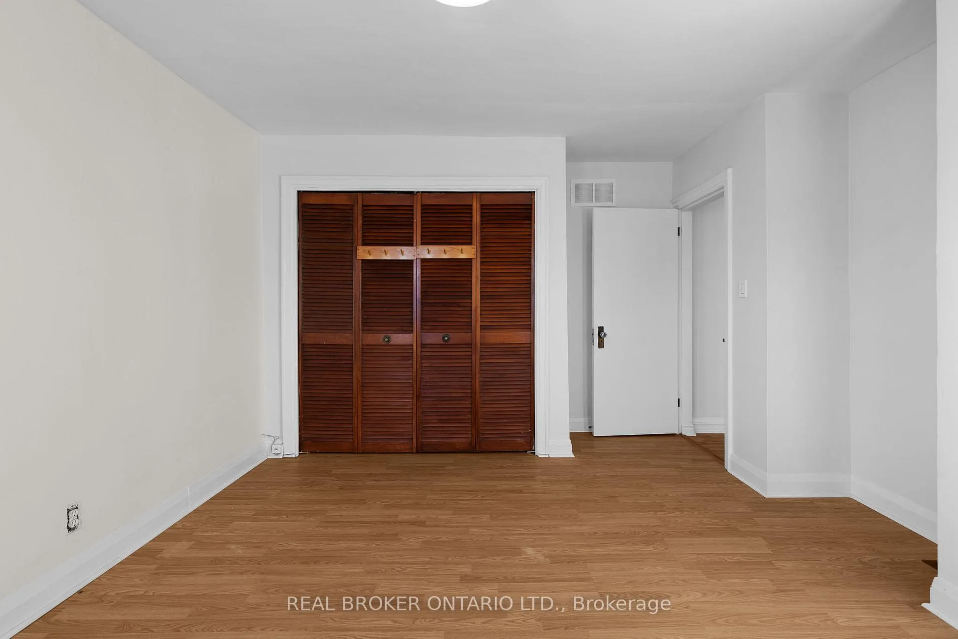 Photo 11 of 20 Rose Avenue, Orillia — HOMEH