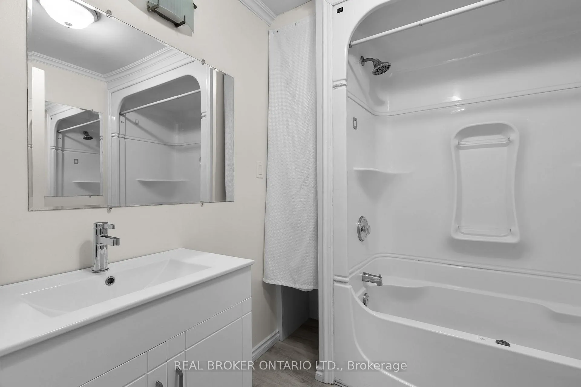Photo 15 of 20 Rose Avenue, Orillia — HOMEH